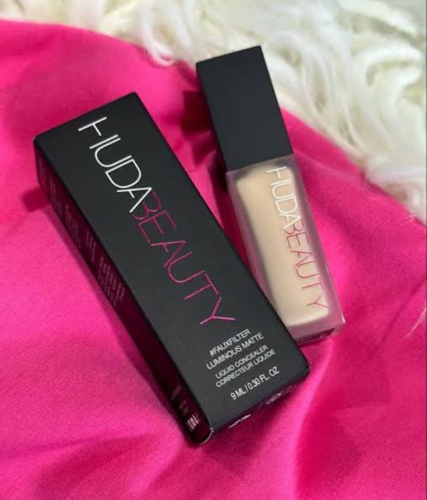 Huda Beauty Original Foundation – 24hr Waterproof Wear